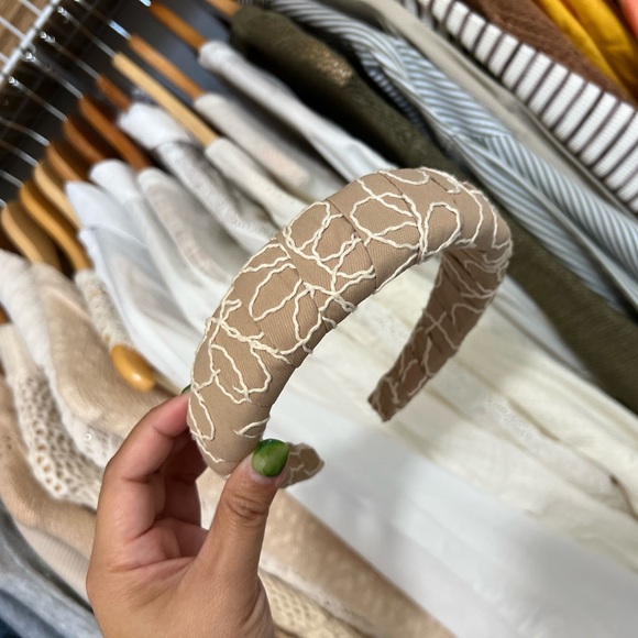 Anthropologie Accessories - Anthropologie Beige Embroidered Padded Headband